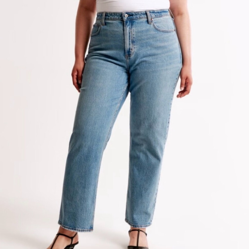Abercrombie & Fitch Plus Size Ankle Straight Ultra High Waist Jeans Sz. 37 (24W)